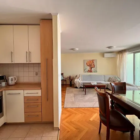 Apartment Neda - Spacious With Sea View Garden