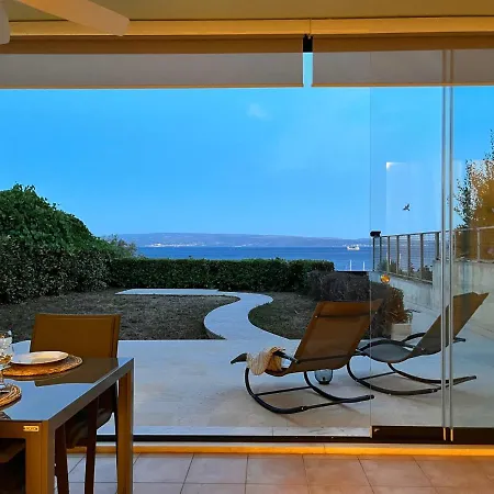 Neda - Spacious With Sea View Garden Apartment Split